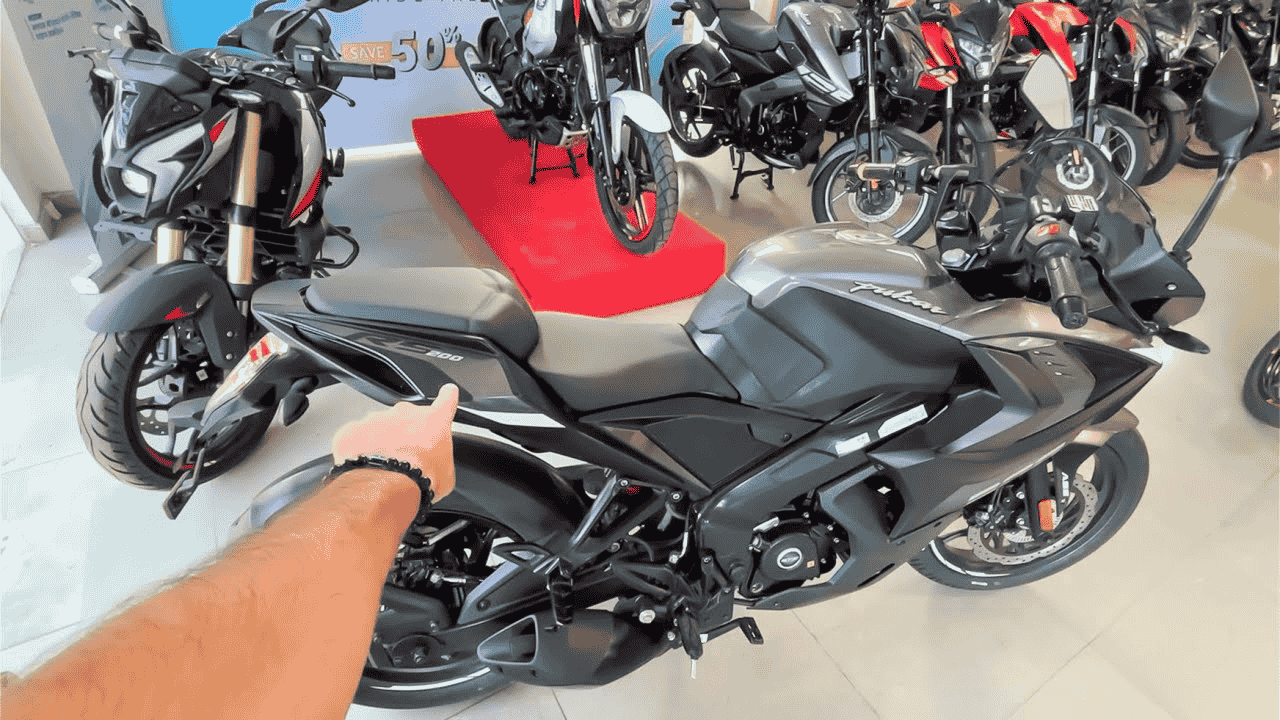 Bajaj Pulsar RS 200